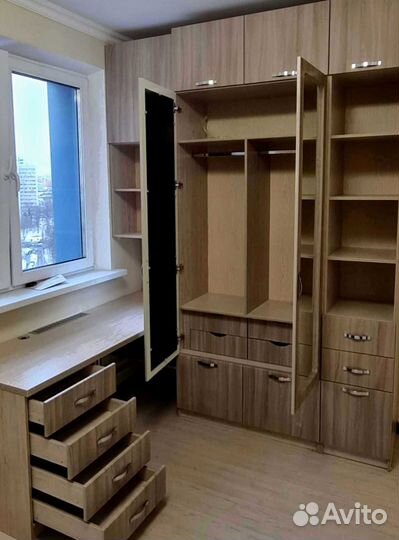 Рабочая зона у окна