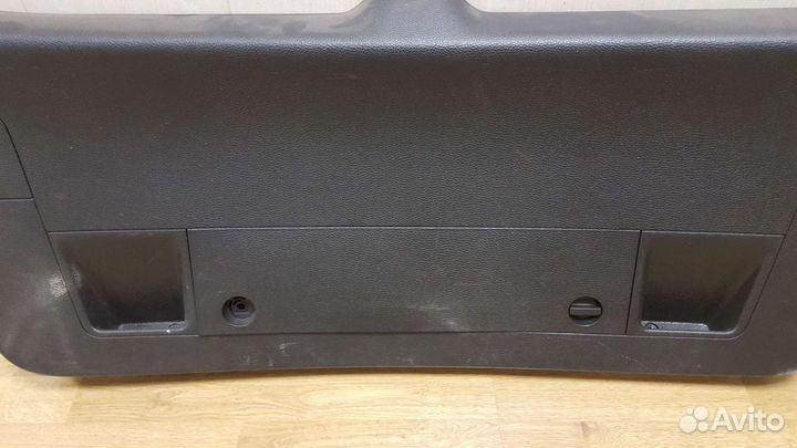 Обшивка крышки багажника VW Passat B6 универсал