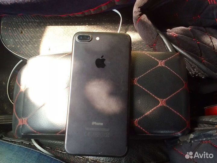 Телефон iPhone7+