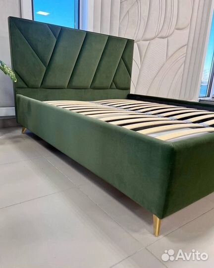 Кровать двуспальная