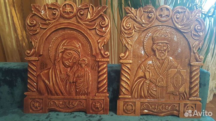 Икона Божией матери, и икона Николай