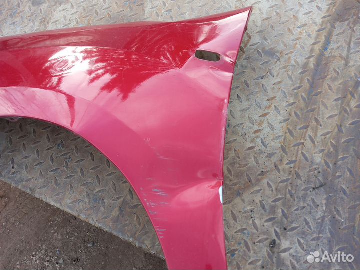 Крыло переднее левое на renault sandero 2