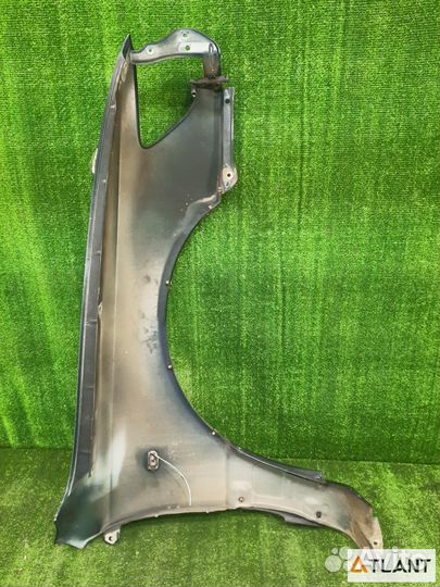Крыло переднее левое toyota windom