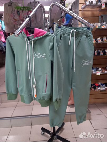 Спортивный костюм для девочки новый