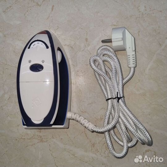 Новый дорожный утюг Marta MT- 1146