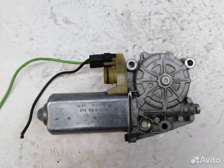 Моторчик переднего правого стеклоподъемника