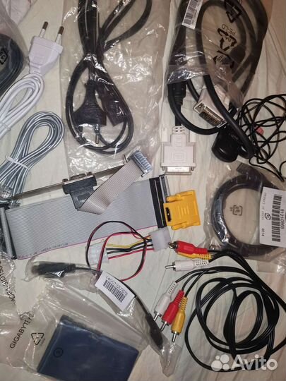 Кабель-переходник S-video (7-pin) - RCA (тюльпан)