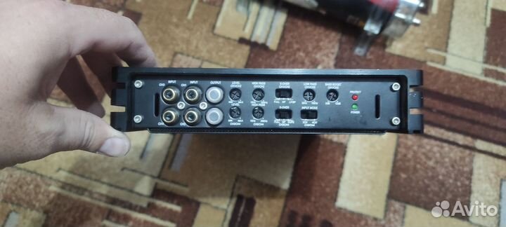 Автомобильный усилитель звука 4 канальный Урал