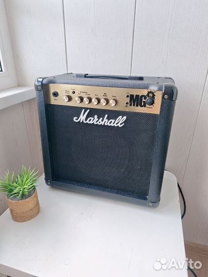 Гитарный комбоусилитель Marshall MG15