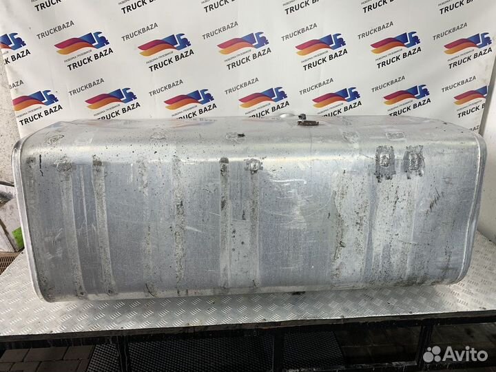 1517309 Бак топливный 700 L