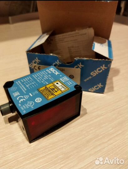 Датчик растояния Sick DT50-P1142