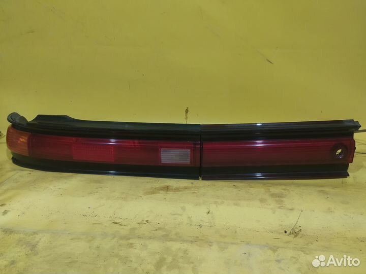 Фонарь задний левый toyota mark 2 X10 1996-2000