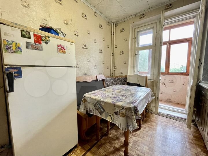 3-к. квартира, 77 м², 3/9 эт.