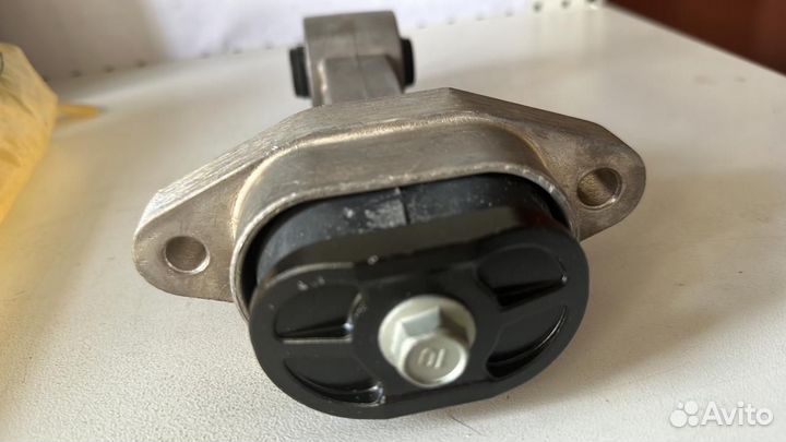 21950A5000 Опора двигателя задняя KIA ceed 2012)