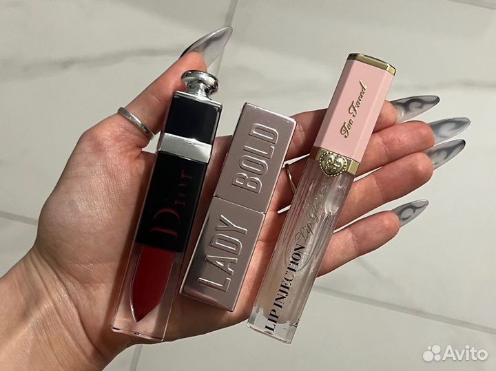 Помады too faced dior