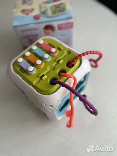 Развивающий кубик сортер