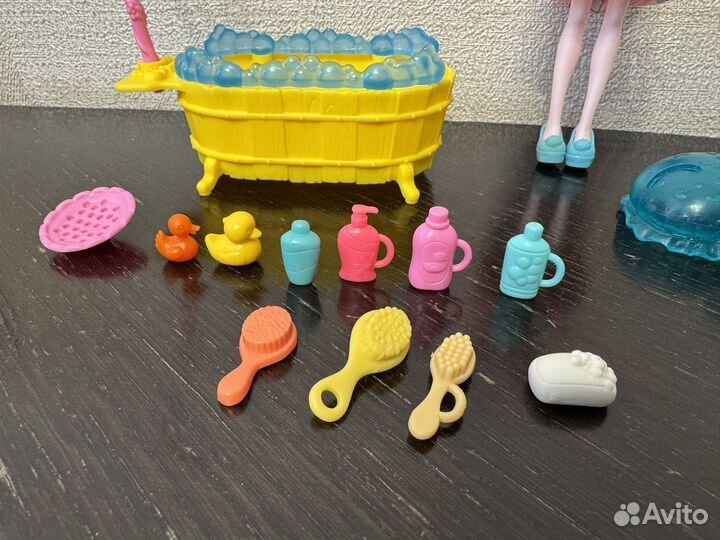 Набор Enchantimals Купание Свинки с поросятами