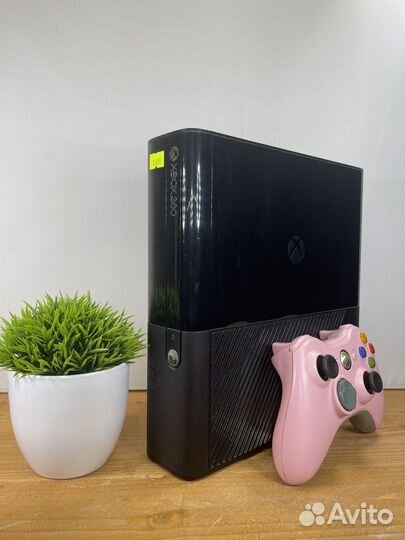 Xbox 360 e 4 gb