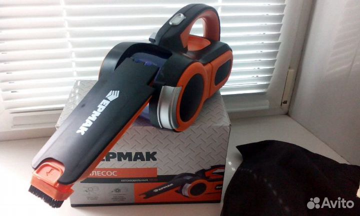 Новый автомобильный пылесос