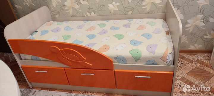 Кровать детская с матрасом