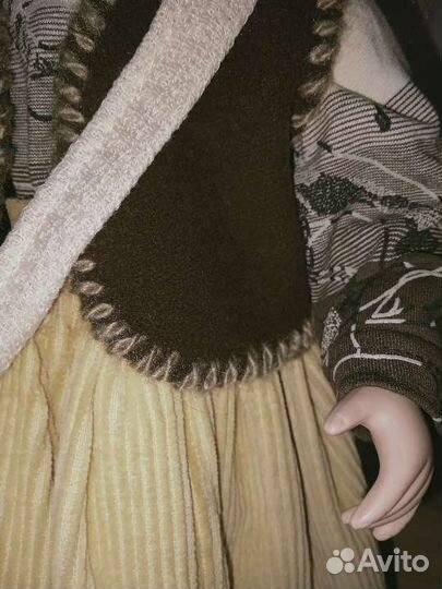 Коллекционная фарфоровая кукла Тома