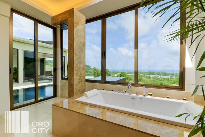 Коттедж 360 м² на участке 5 сот.