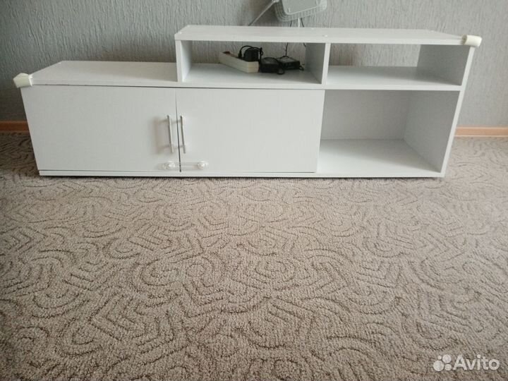 Полка апод телевизор белая