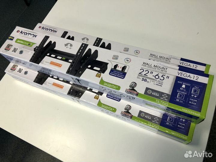 Кронштейн 22 - 65 дюймов наклонный