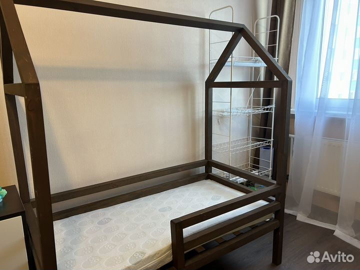 Кроватка детская
