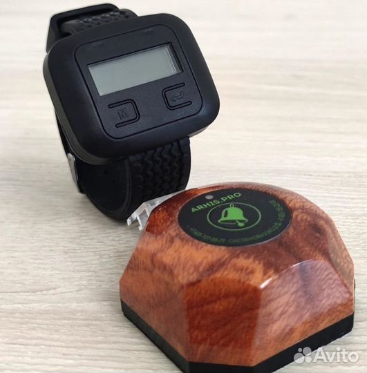 Кноппка вызова официанта цвет Магахон и часы