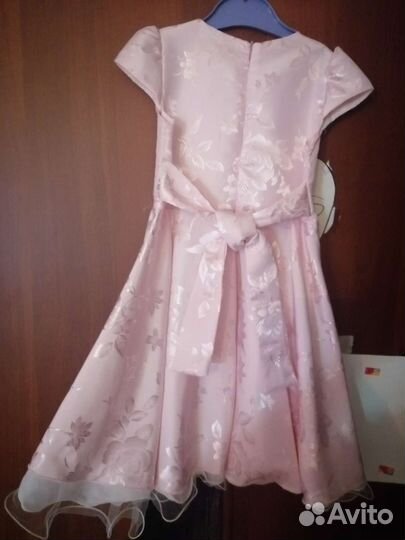 Платье для девочки праздничное
