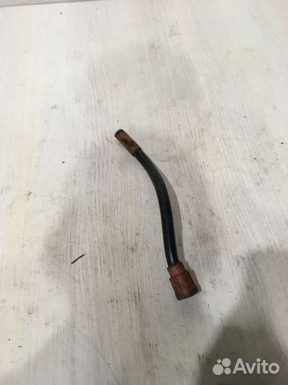 Трубка масляного щупа Ауди А6 С6 VAG 06F103663H