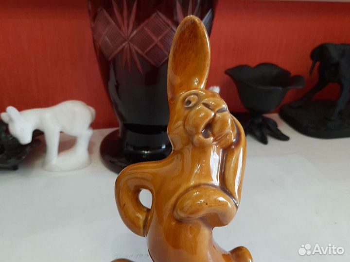 Статуэтка заяц
