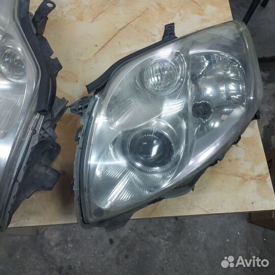 Фары на toyota auris