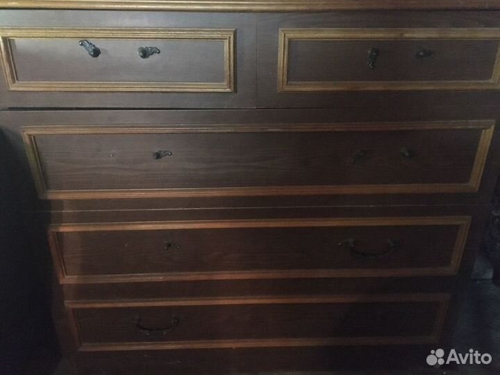Продам спальный гарнитур