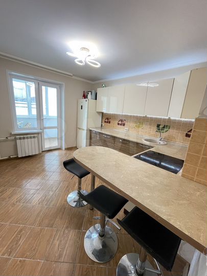 3-к. квартира, 82 м², 1/12 эт.