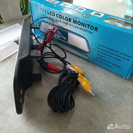 Зеркало заднего вида с монитором для камеры