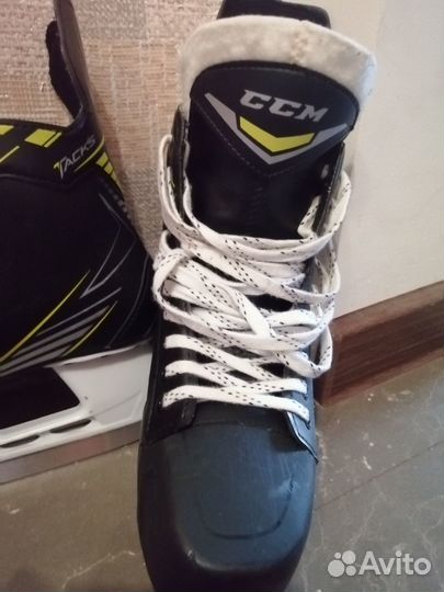 Коньки хоккейные