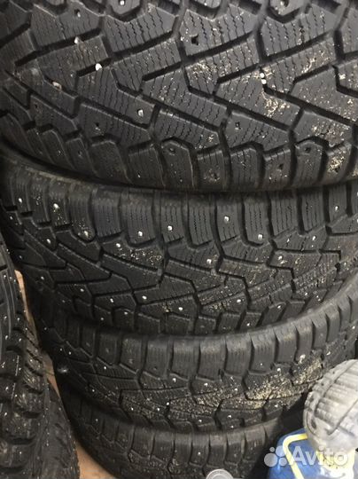 Pirelli Ice Zero 215/55 R17 98T