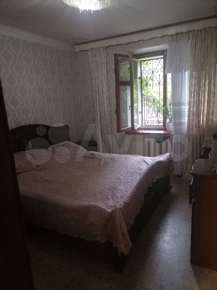 3-к. квартира, 64 м², 1/4 эт.