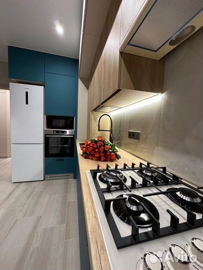 Кухня на заказ с доводчиками в Челябинске