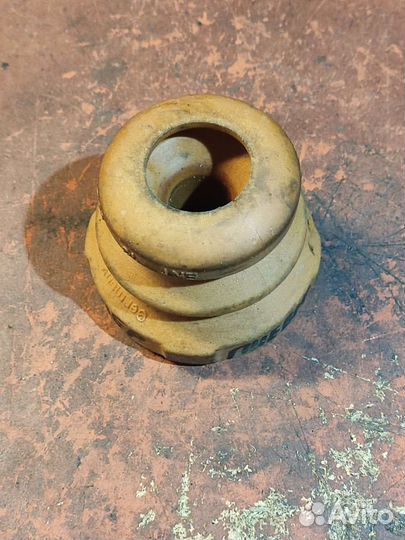 Отбойник амортизатора VW Туарег Audi Q7 Каен