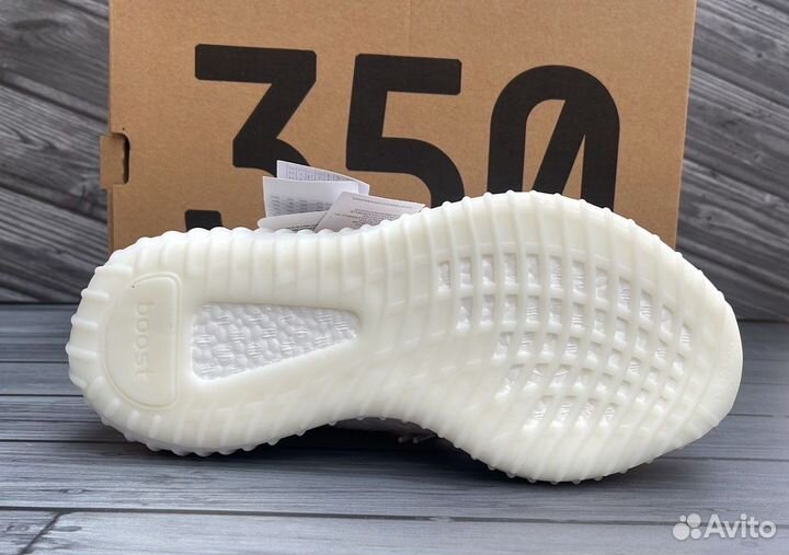 Кроссовки Adidas Yeezy boost 350 v2 cream white