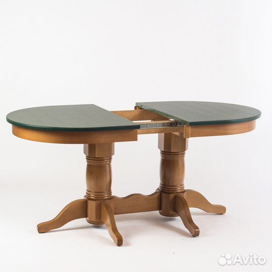 Большой обеденный стол