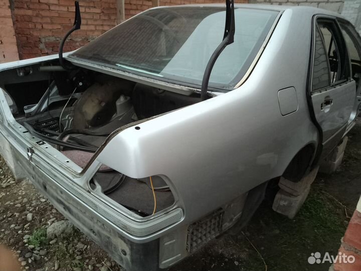 Крыло заднее правое мерседес w 140
