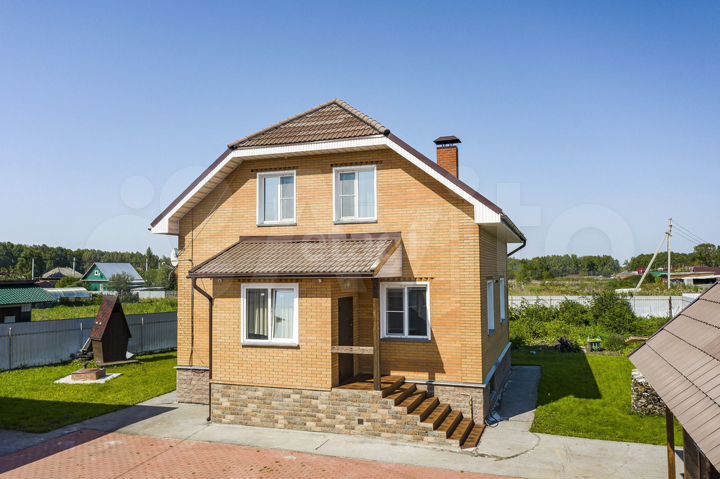 Коттедж 174 м² на участке 9,5 сот.