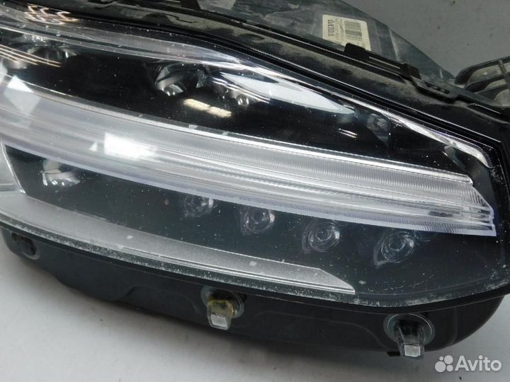 Фара правая Volvo XC90