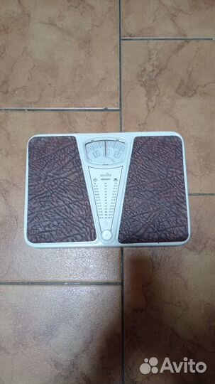 Весы напольные механические скарлет