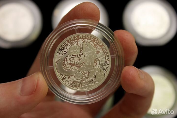 Серебряные медали (монеты) fifa’18 12 штук