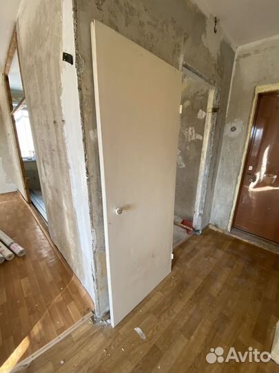 Двери межкомнатные отдам